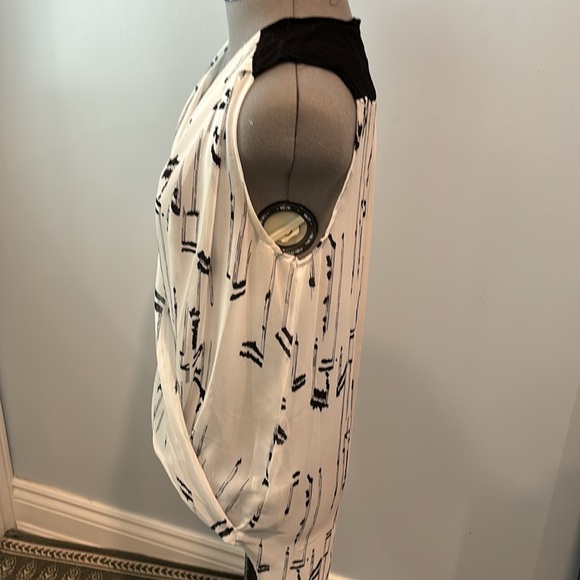 Black and white abstract print sheer blouse. Size small - Picture 2 of 7